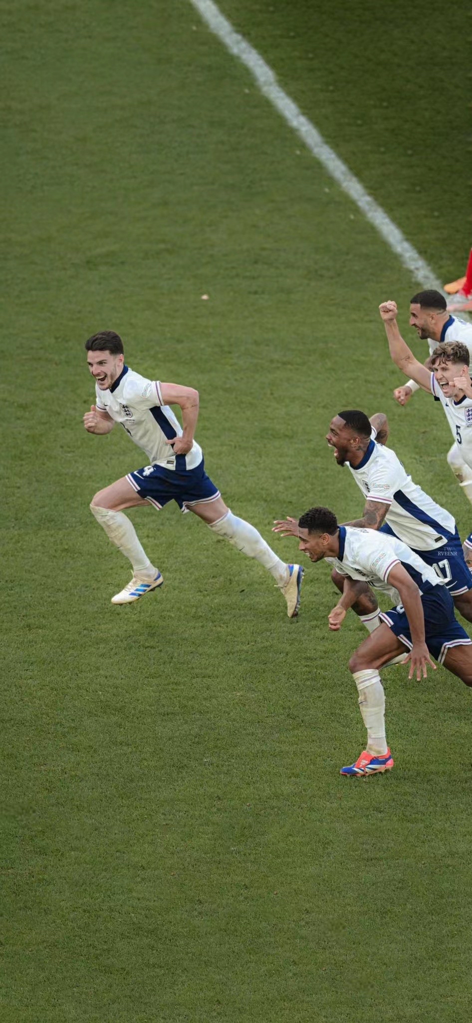 关于球员表现飘红，球队士气高涨备战欧洲赛事的信息