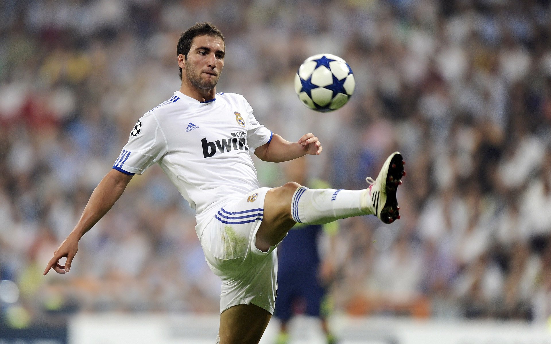 2026世界杯焦点战前瞻，当德意志战车碾过红魔废墟—勒沃库森为何能稳稳拿下曼联？