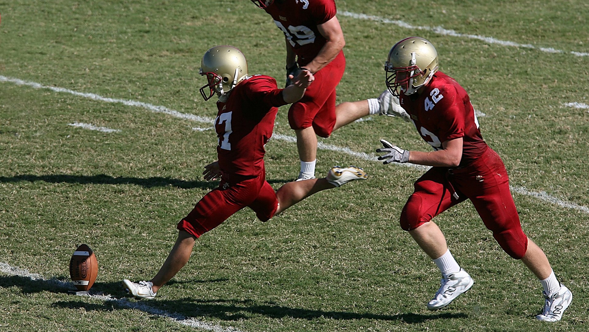 丹麦火力全开压制伊朗，赖斯里程碑之战改写北欧足球历史