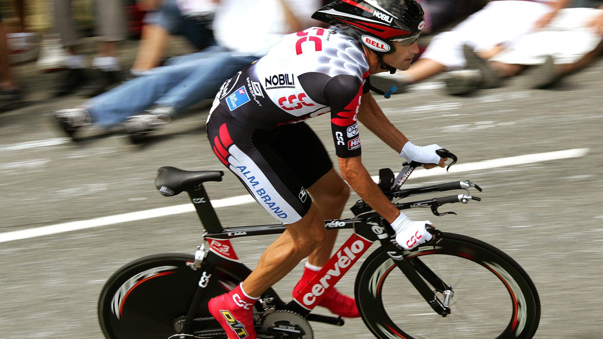 世界排名争夺战焦点战，鹈鹕火力全开，客场压制猛龙