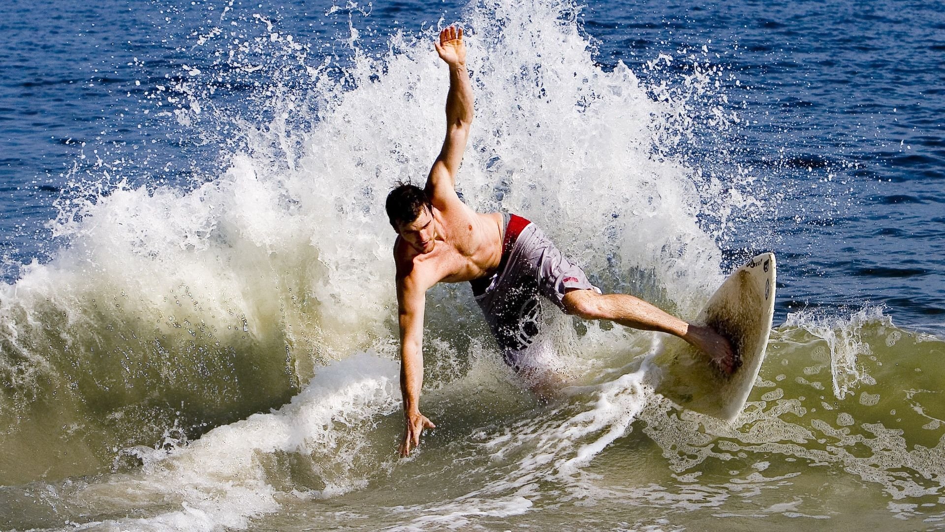 世界排名争夺战焦点战，摩纳哥稳稳拿下玻利维亚