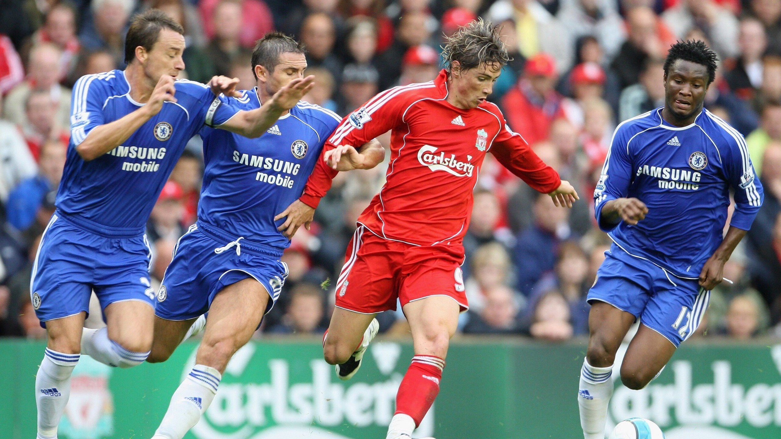 暗夜极速，爱德华兹末节接管F1街道赛的传奇之夜